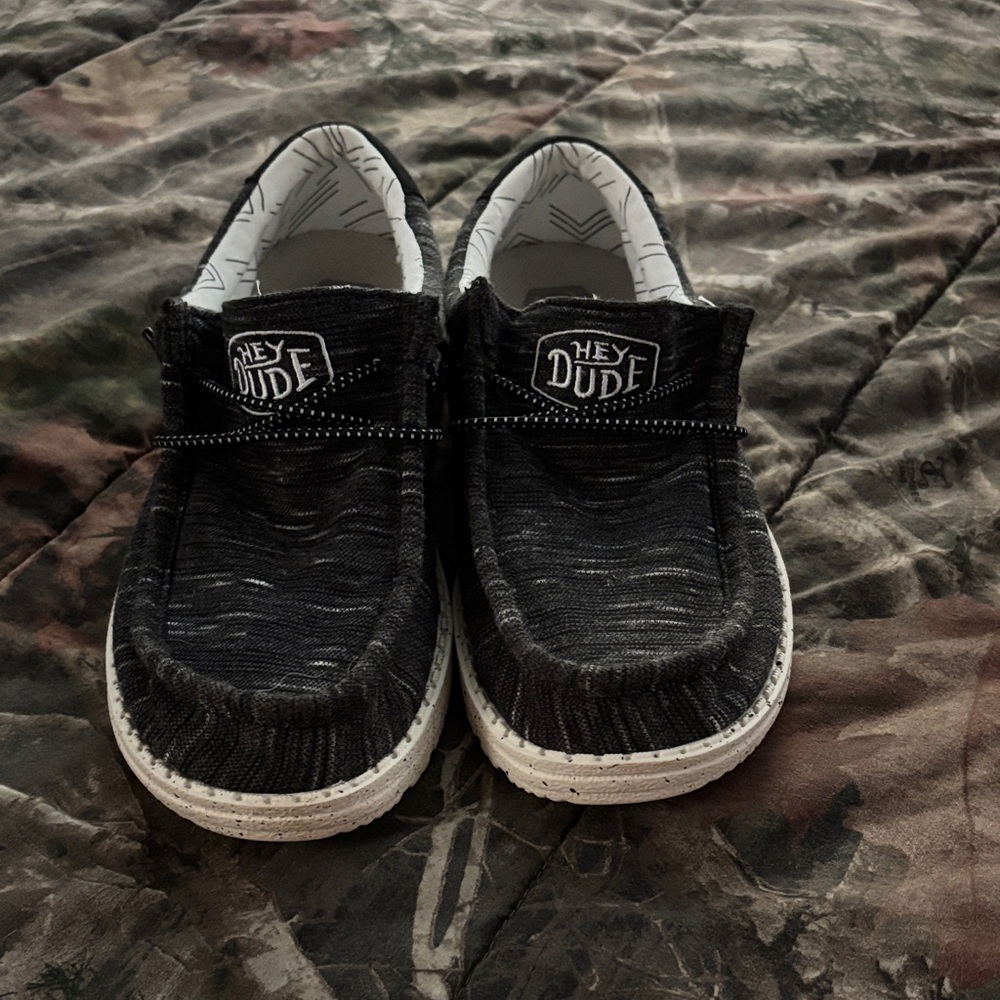 Boys Hey Dudes Size 4